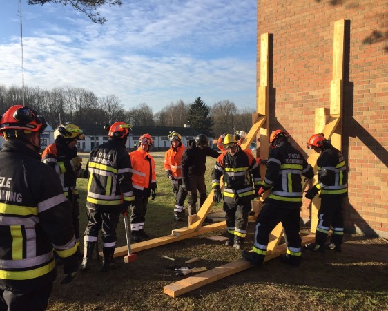 153 agents de la Protection civile formés aux techniques SDE 1